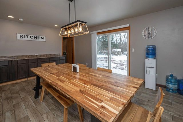 517 Fox Knoll DRIVE, Waterford, WI 53185