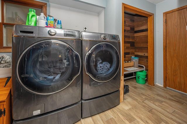 517 Fox Knoll DRIVE, Waterford, WI 53185