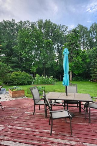 517 Fox Knoll DRIVE, Waterford, WI 53185