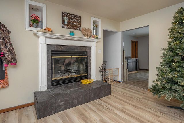 517 Fox Knoll DRIVE, Waterford, WI 53185