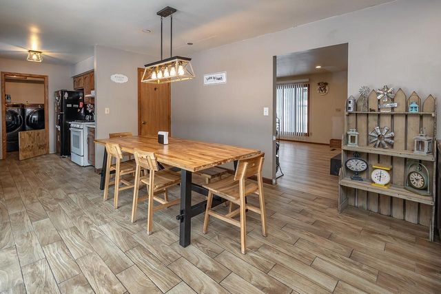 517 Fox Knoll DRIVE, Waterford, WI 53185