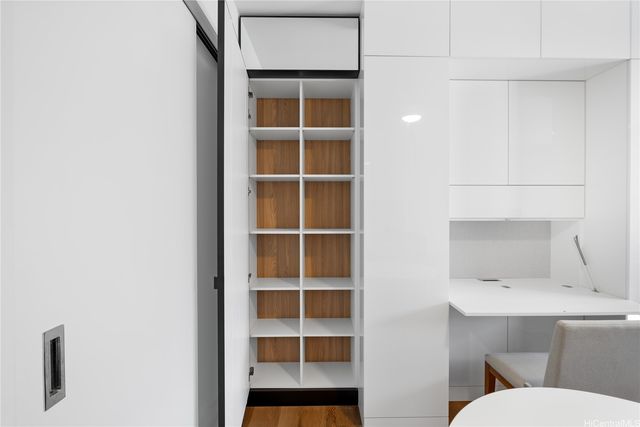 987 Queen Street 3910, Honolulu, HI 96814