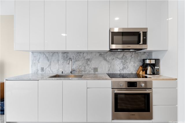 987 Queen Street 3910, Honolulu, HI 96814