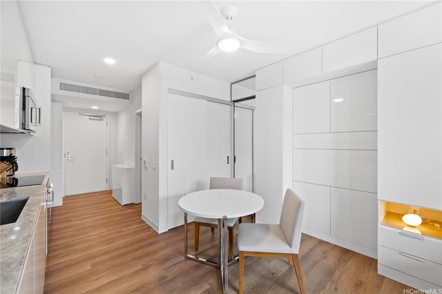 987 Queen Street 3910, Honolulu, HI 96814