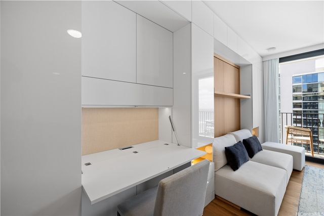 987 Queen Street 3910, Honolulu, HI 96814