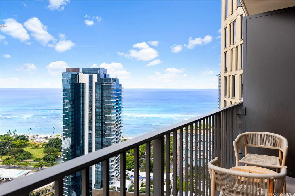 987 Queen Street 3910, Honolulu, HI 96814