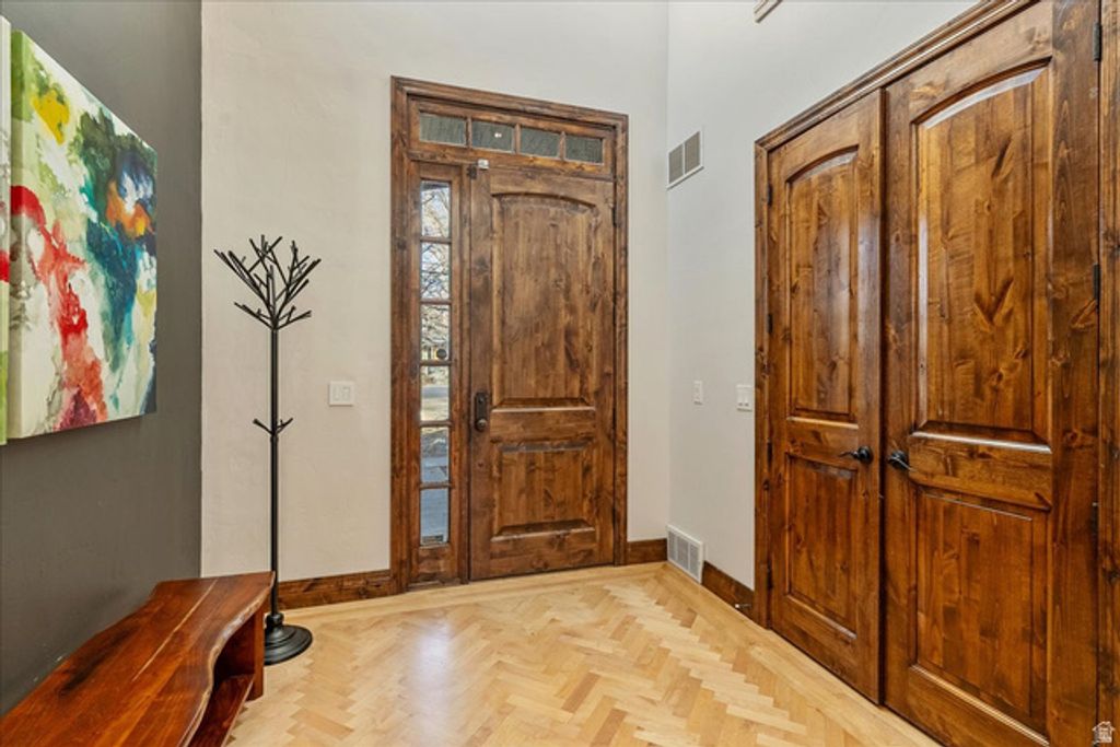 Image 3 of property listing at 1054 E 200 S, Salt Lake City, UT 84102