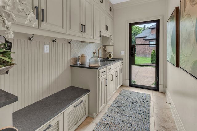 238 Pelham Dr, Brentwood, TN 37027