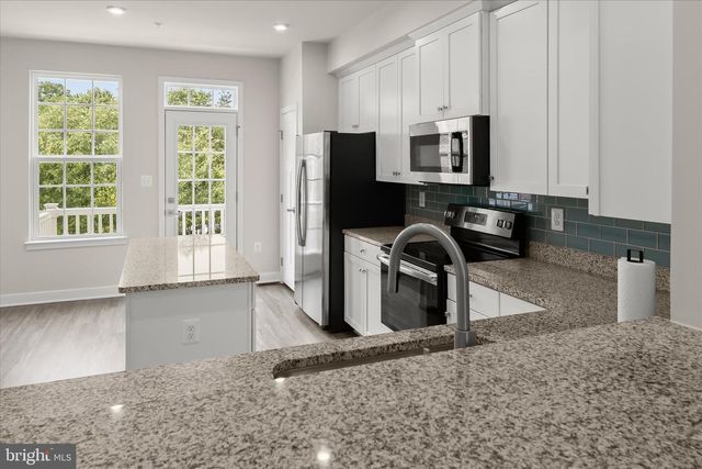 4709 CREST VIEW DR, Hyattsville, MD 20782
