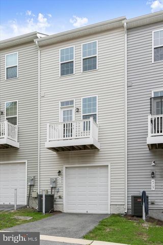 4709 CREST VIEW DR, Hyattsville, MD 20782
