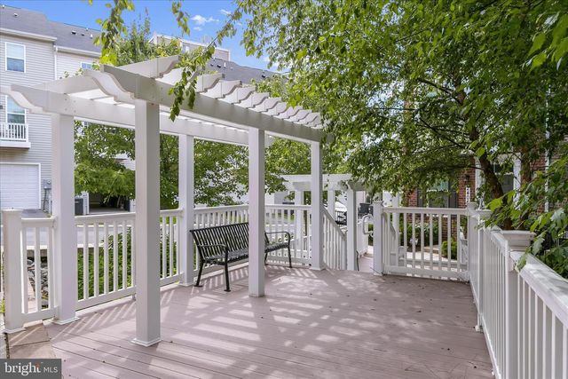 4709 CREST VIEW DR, Hyattsville, MD 20782