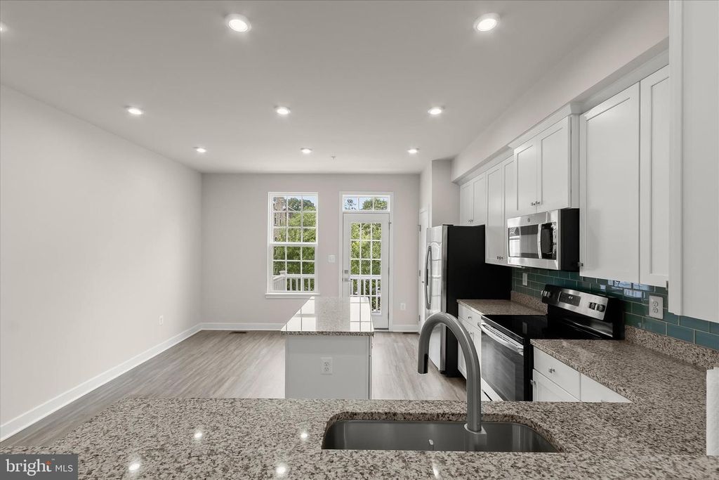 Image 21 of property listing at 4709 CREST VIEW DR, Hyattsville, MD 20782