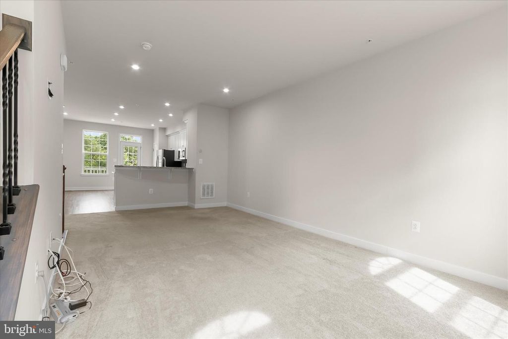 Image 27 of property listing at 4709 CREST VIEW DR, Hyattsville, MD 20782