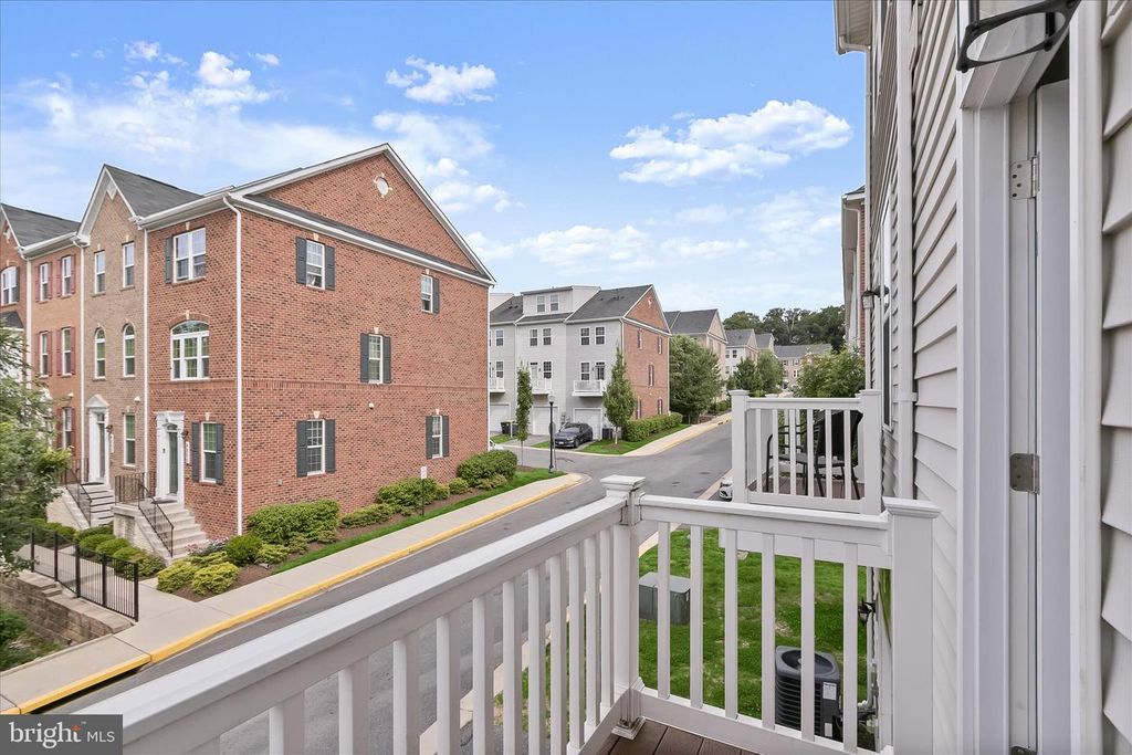 Image 30 of property listing at 4709 CREST VIEW DR, Hyattsville, MD 20782
