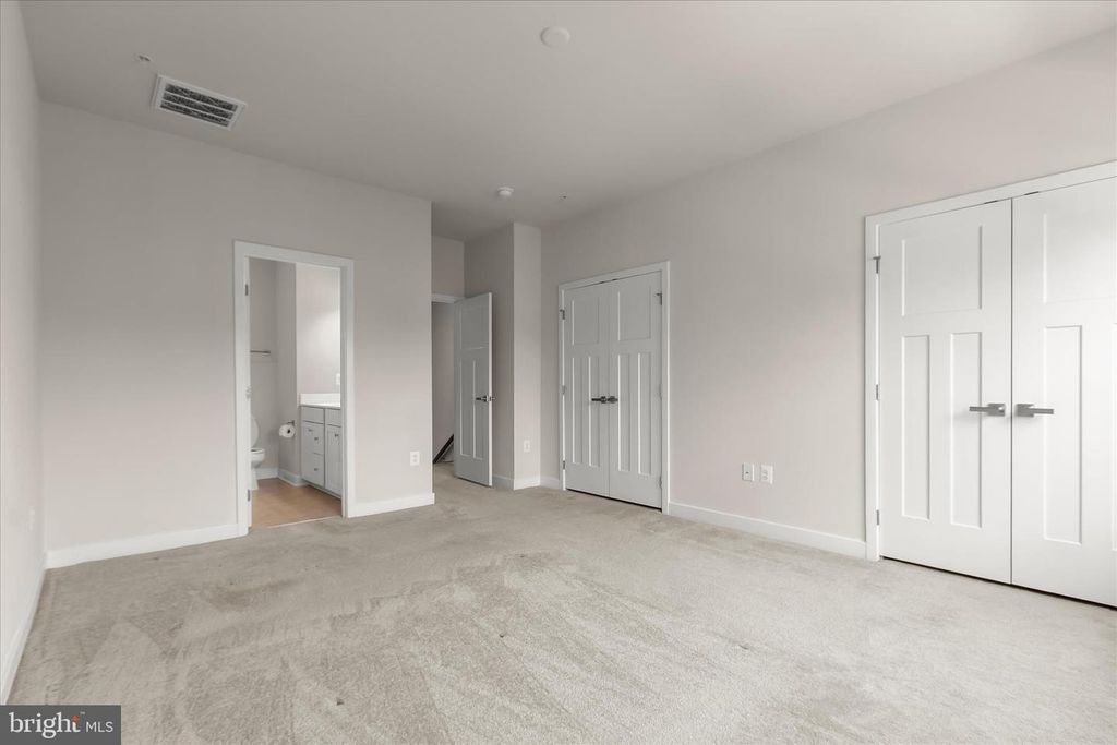 Image 32 of property listing at 4709 CREST VIEW DR, Hyattsville, MD 20782