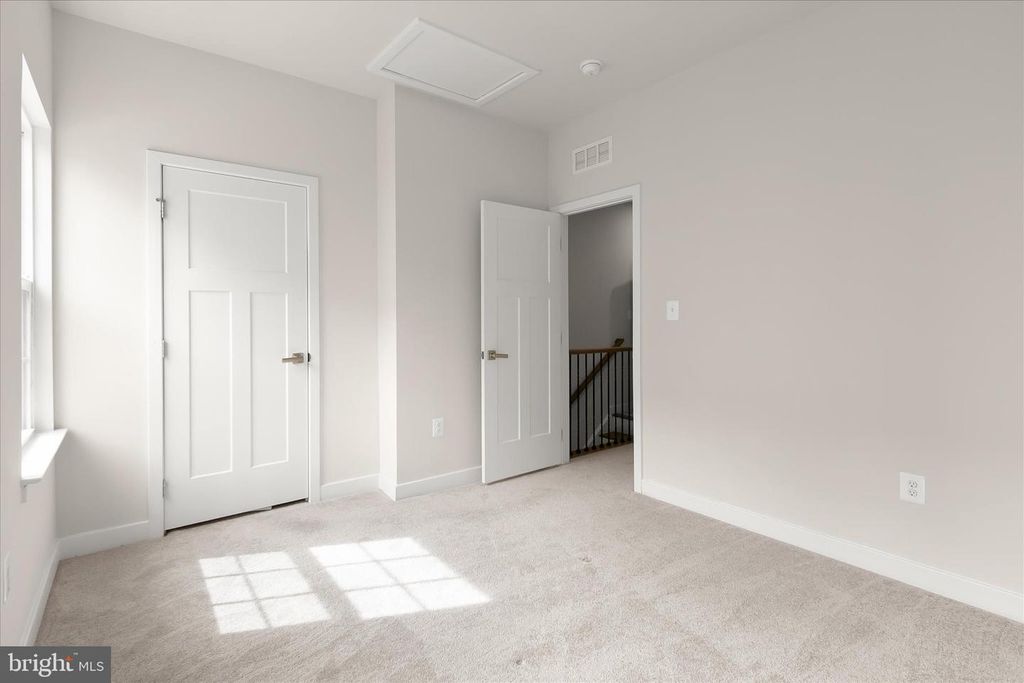 Image 42 of property listing at 4709 CREST VIEW DR, Hyattsville, MD 20782