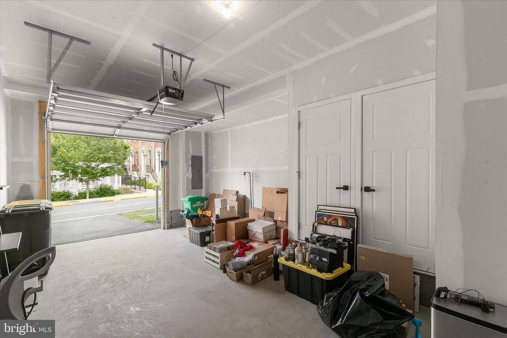 Image 47 of property listing at 4709 CREST VIEW DR, Hyattsville, MD 20782