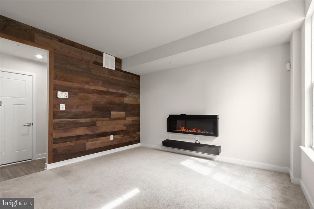 Image 7 of property listing at 4709 CREST VIEW DR, Hyattsville, MD 20782
