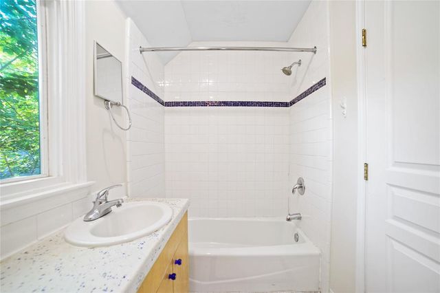 2716 E 22nd ST A, Austin, TX 78722