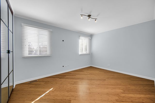 6318 Prideham Street 6318, Downers Grove, IL 60516