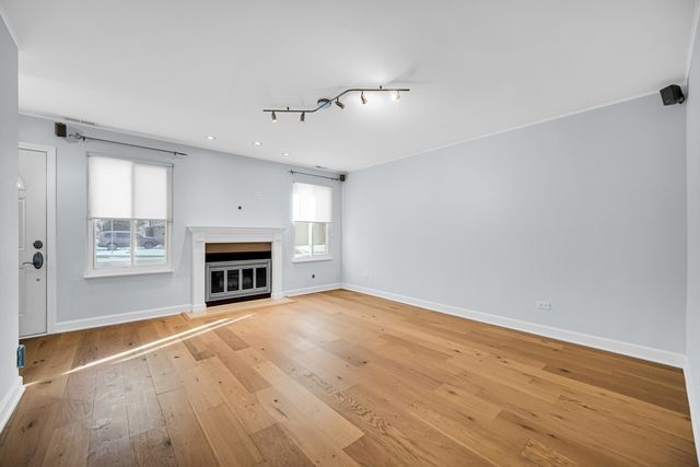 6318 Prideham Street 6318, Downers Grove, IL 60516