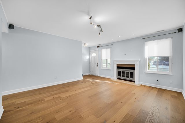 6318 Prideham Street 6318, Downers Grove, IL 60516