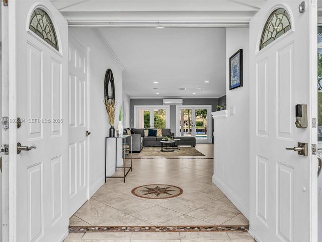 413 Tamarind Dr, Hallandale Beach, FL 33009