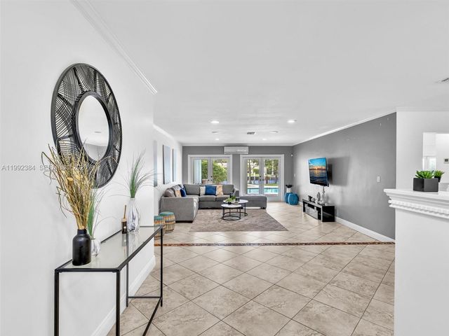 413 Tamarind Dr, Hallandale Beach, FL 33009