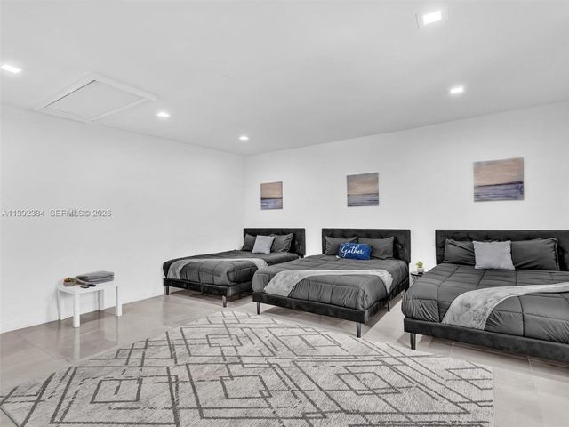 413 Tamarind Dr, Hallandale Beach, FL 33009
