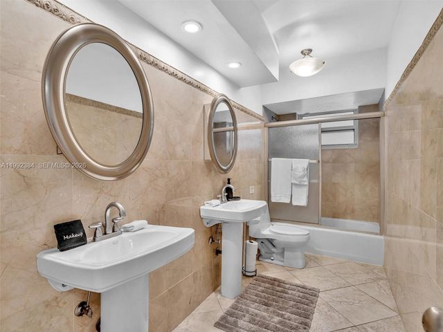 413 Tamarind Dr, Hallandale Beach, FL 33009
