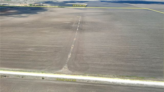 109 County Road 385, George West, TX 78022