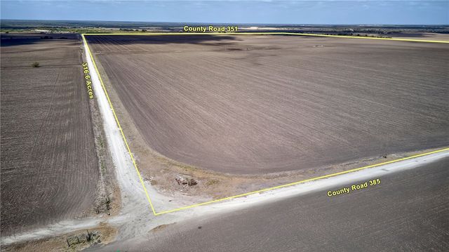 109 County Road 385, George West, TX 78022