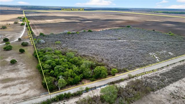 109 County Road 385, George West, TX 78022