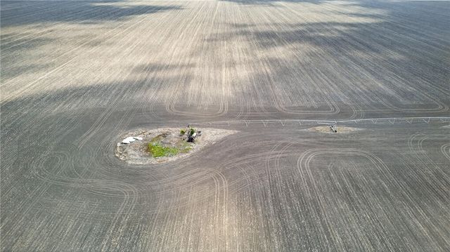 109 County Road 385, George West, TX 78022