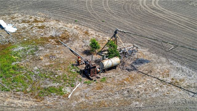 109 County Road 385, George West, TX 78022