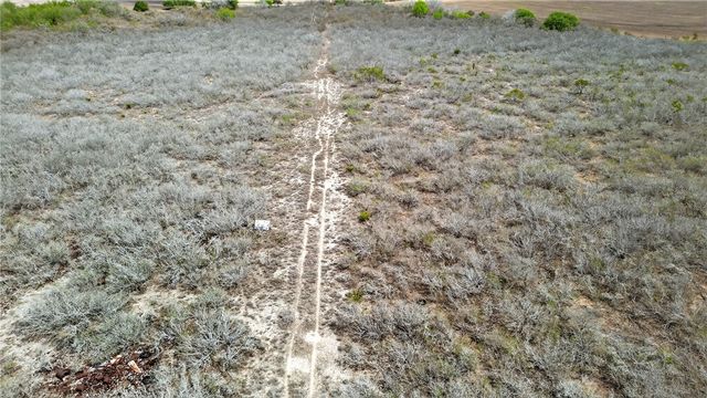 109 County Road 385, George West, TX 78022