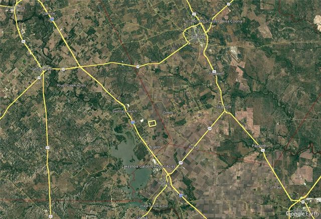 109 County Road 385, George West, TX 78022