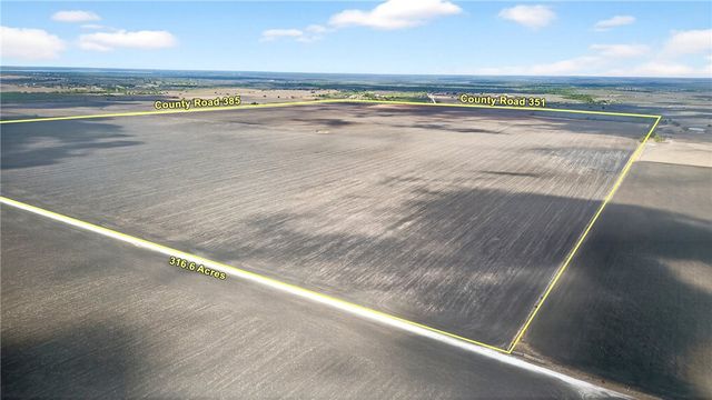 109 County Road 385, George West, TX 78022
