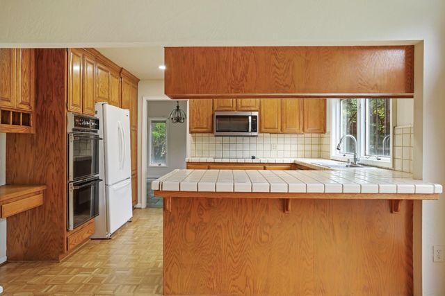 6371 Mulberry Ln, Stockton, CA 95212