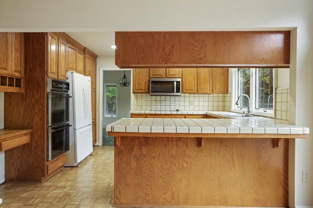 6371 Mulberry Ln, Stockton, CA 95212