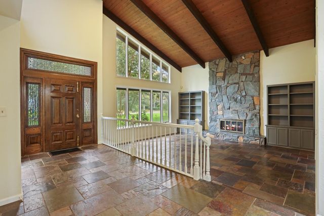 6371 Mulberry Ln, Stockton, CA 95212