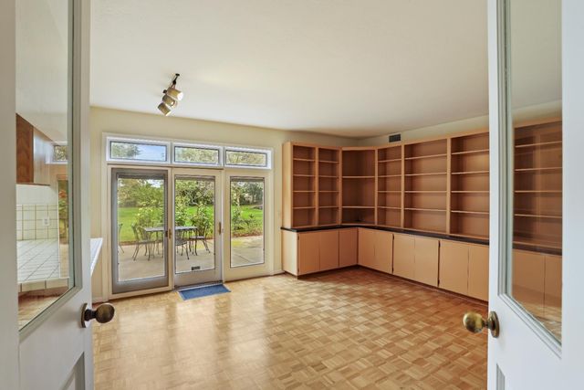 6371 Mulberry Ln, Stockton, CA 95212