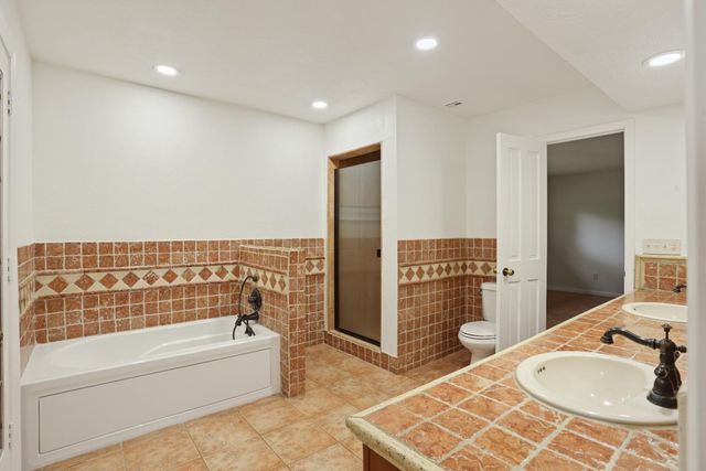 6371 Mulberry Ln, Stockton, CA 95212