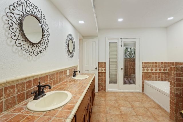 6371 Mulberry Ln, Stockton, CA 95212