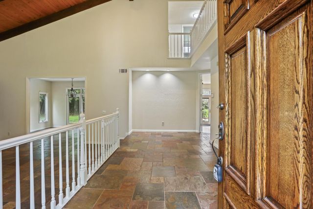 6371 Mulberry Ln, Stockton, CA 95212