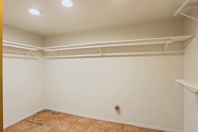 6371 Mulberry Ln, Stockton, CA 95212