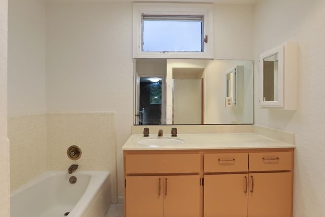 6371 Mulberry Ln, Stockton, CA 95212