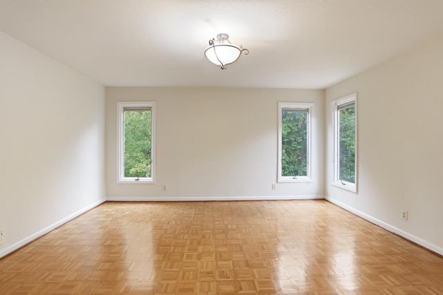 6371 Mulberry Ln, Stockton, CA 95212