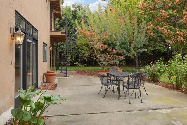 6371 Mulberry Ln, Stockton, CA 95212