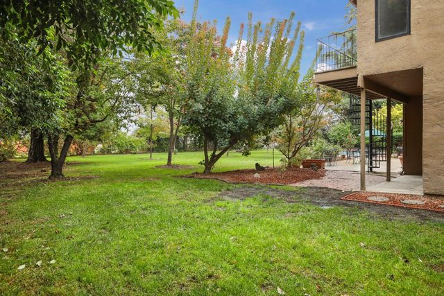 6371 Mulberry Ln, Stockton, CA 95212